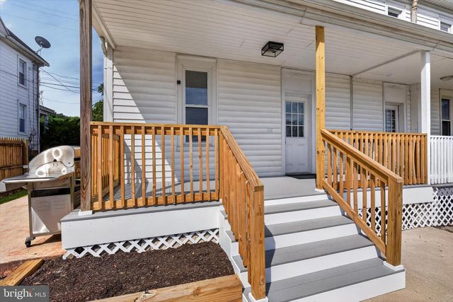 2463 S QUEEN ST, York, PA 17402