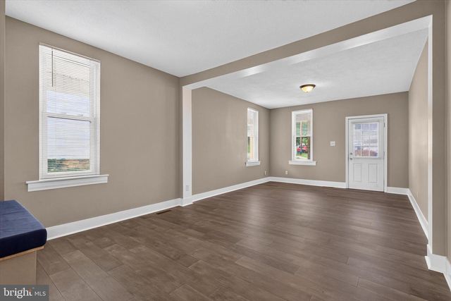 2463 S QUEEN ST, York, PA 17402