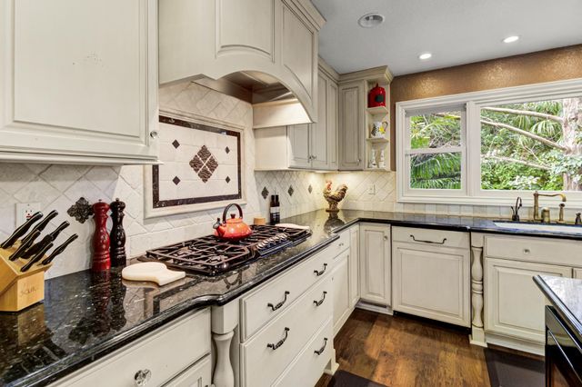 3305 Inverness Ct, Sacramento, CA 95821