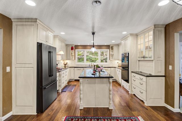 3305 Inverness Ct, Sacramento, CA 95821