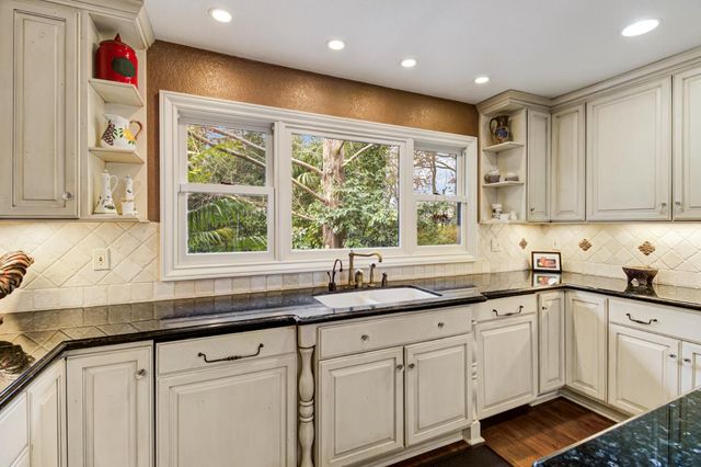 3305 Inverness Ct, Sacramento, CA 95821