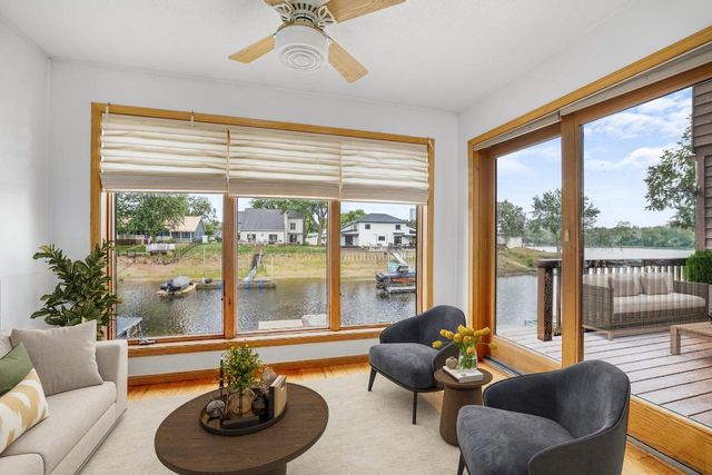 1075 Lauderdale N, Onalaska, WI 54650