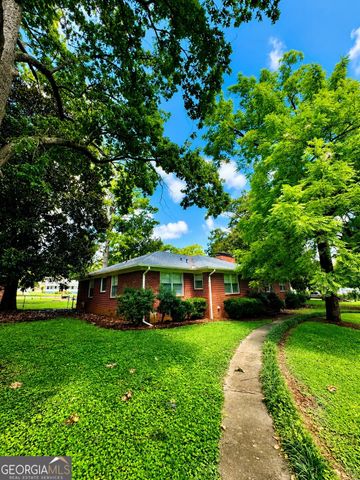17 Deforest Avenue, Trion, GA 30753