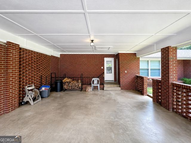 17 Deforest Avenue, Trion, GA 30753