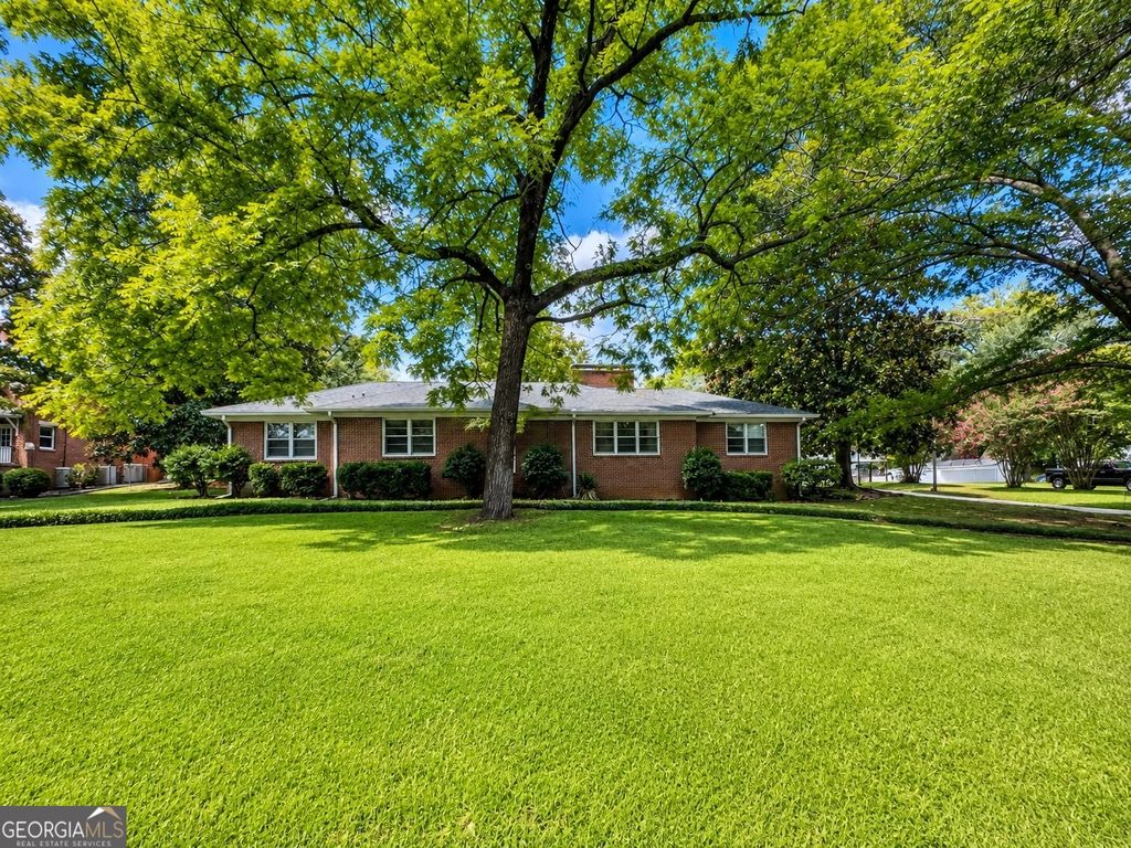 17 Deforest Avenue, Trion, GA 30753