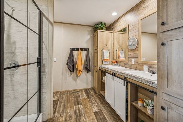 470 James Whitefield Rd, Bethpage, TN 37022