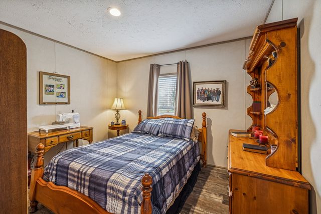 470 James Whitefield Rd, Bethpage, TN 37022