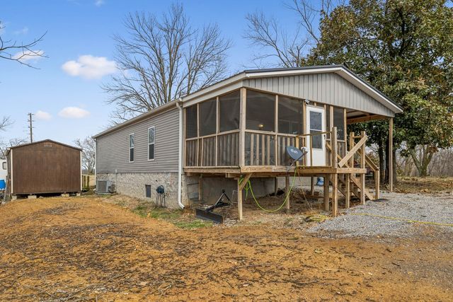 470 James Whitefield Rd, Bethpage, TN 37022