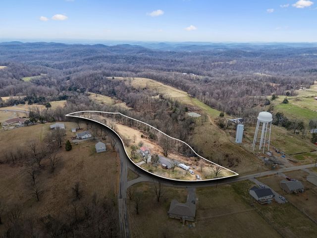 470 James Whitefield Rd, Bethpage, TN 37022