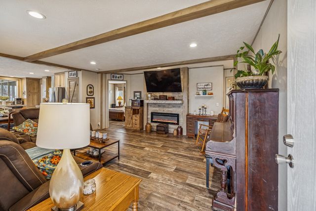 470 James Whitefield Rd, Bethpage, TN 37022