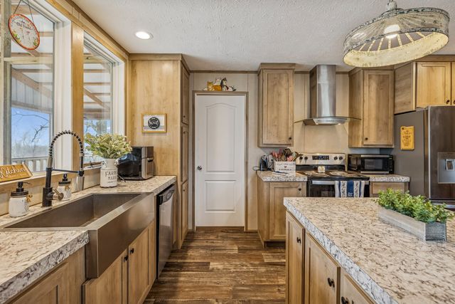 470 James Whitefield Rd, Bethpage, TN 37022