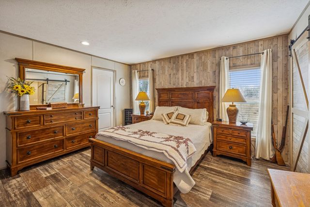 470 James Whitefield Rd, Bethpage, TN 37022