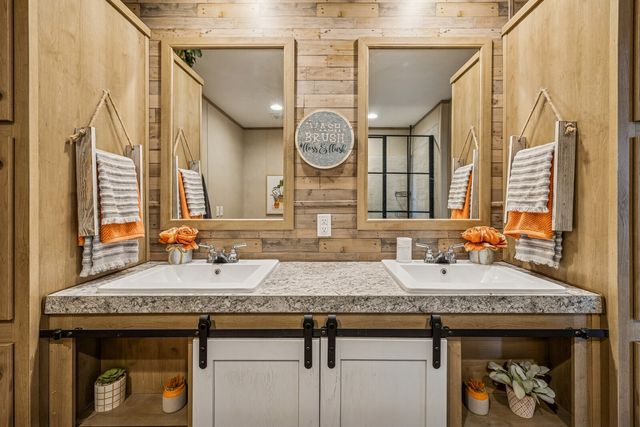 470 James Whitefield Rd, Bethpage, TN 37022