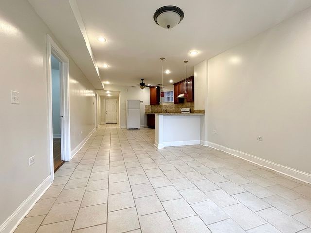 2449 N AVERS Avenue B, Chicago, IL 60647