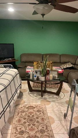 2070 NE 2nd Avenue, Pompano Beach, FL 33060