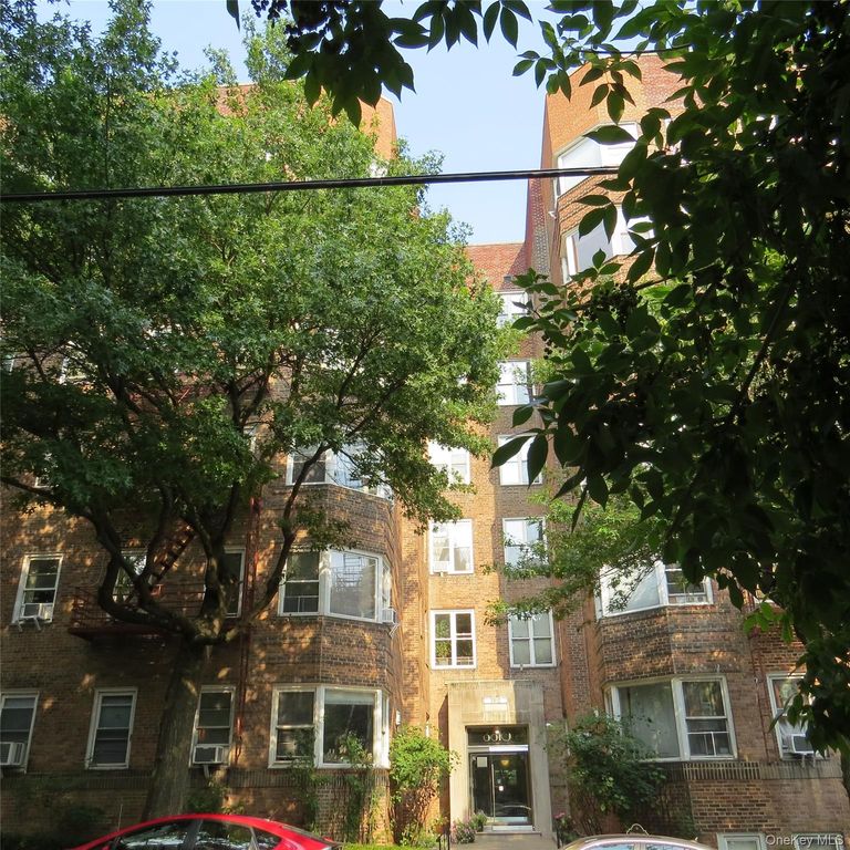3810 Greystone Avenue 602, Bronx, NY 10463 — exterior