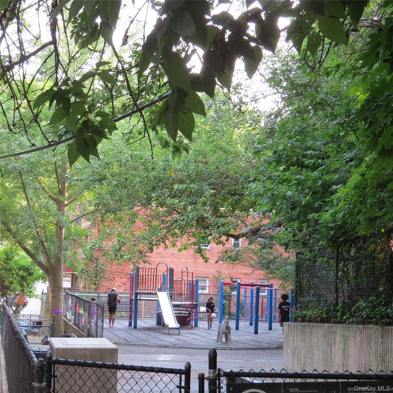 3810 Greystone Avenue 602, Bronx, NY 10463 — photo 4