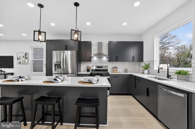 2932 YOST PL NE, Washington, DC 20018