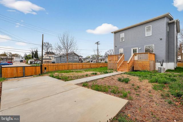 2932 YOST PL NE, Washington, DC 20018