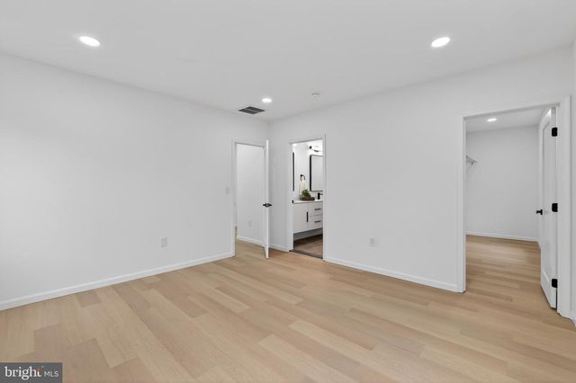 2932 YOST PL NE, Washington, DC 20018