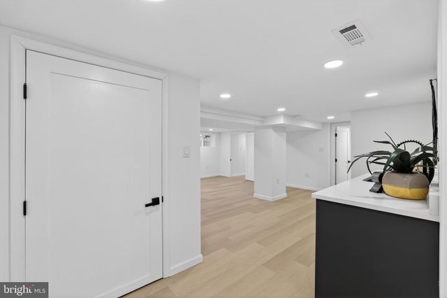 2932 YOST PL NE, Washington, DC 20018