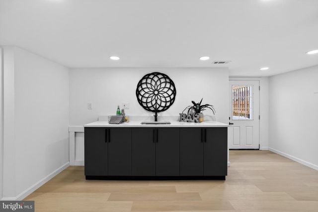 2932 YOST PL NE, Washington, DC 20018