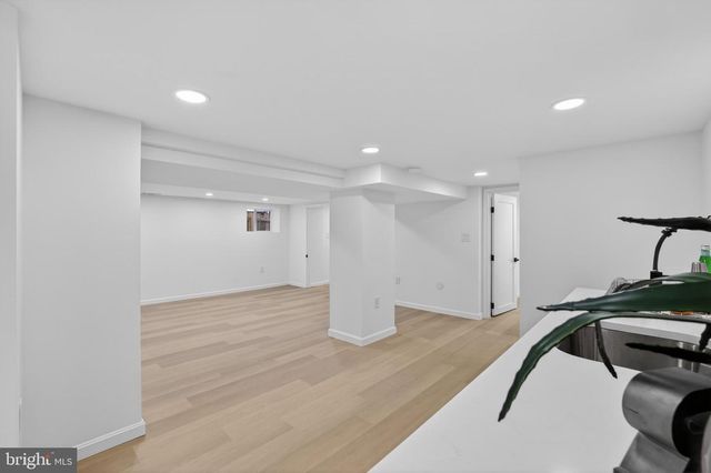 2932 YOST PL NE, Washington, DC 20018