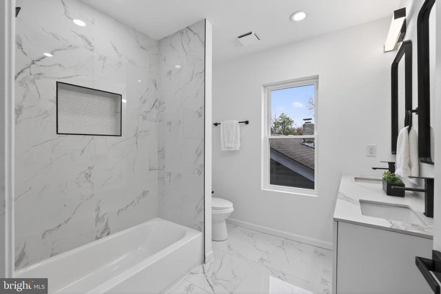 2932 YOST PL NE, Washington, DC 20018