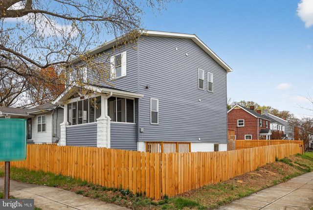 2932 YOST PL NE, Washington, DC 20018