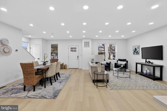 2932 YOST PL NE, Washington, DC 20018