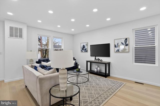 2932 YOST PL NE, Washington, DC 20018