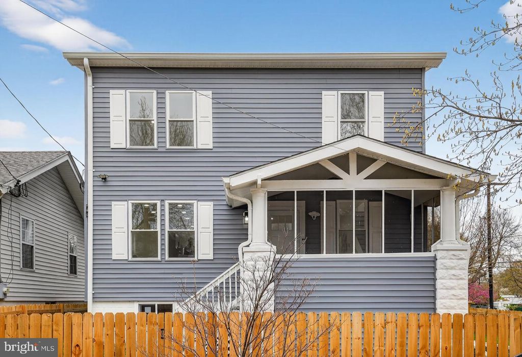 2932 YOST PL NE, Washington, DC 20018