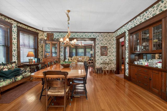 2425 N Brady Street, Davenport, IA 52803