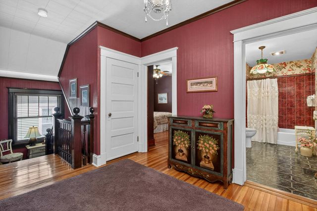 2425 N Brady Street, Davenport, IA 52803