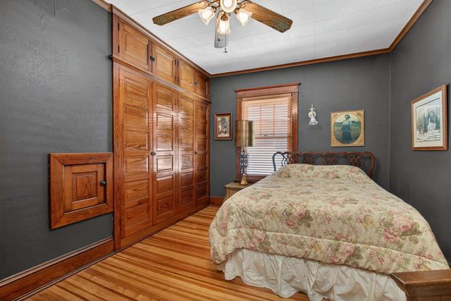 2425 N Brady Street, Davenport, IA 52803
