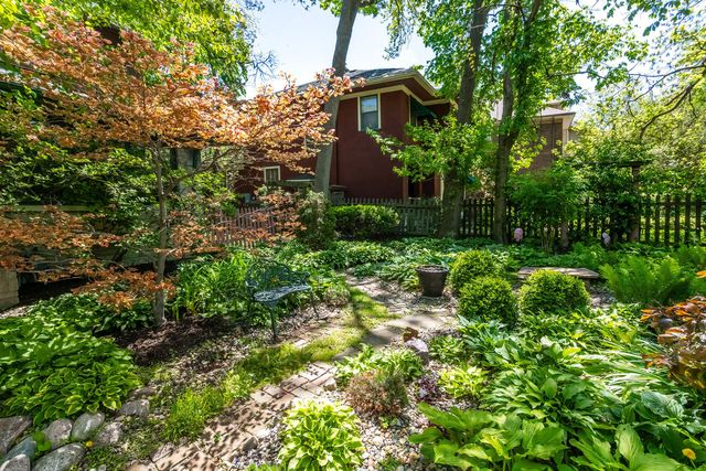 2425 N Brady Street, Davenport, IA 52803