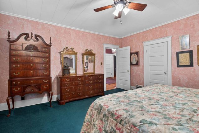 2425 N Brady Street, Davenport, IA 52803