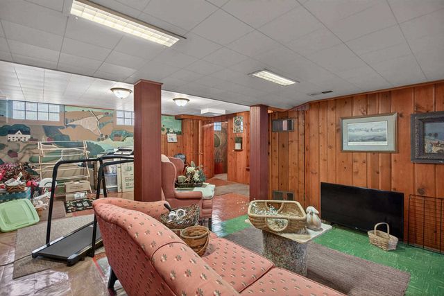 2425 N Brady Street, Davenport, IA 52803