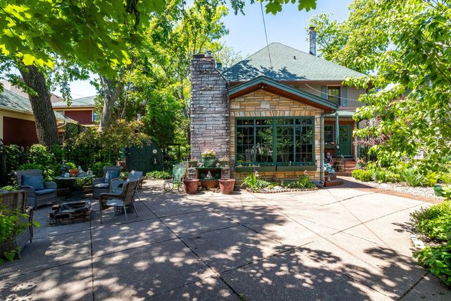 2425 N Brady Street, Davenport, IA 52803