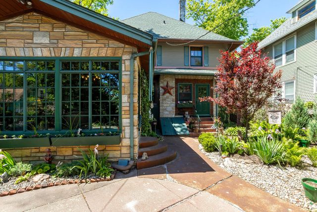 2425 N Brady Street, Davenport, IA 52803