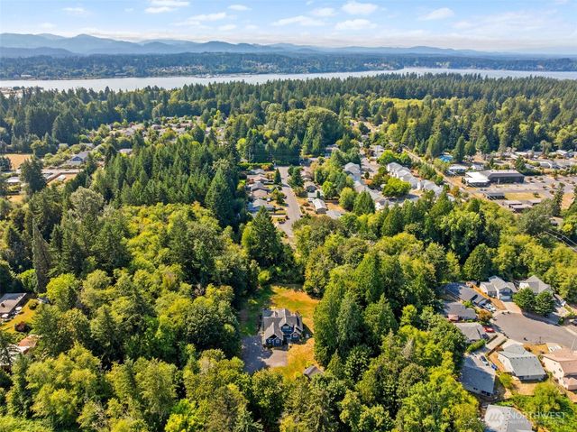 1640 Springwood Avenue NE, Olympia, WA 98506