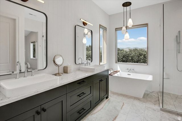 724 W MAPLE DRIFT LN, Draper, UT 84020