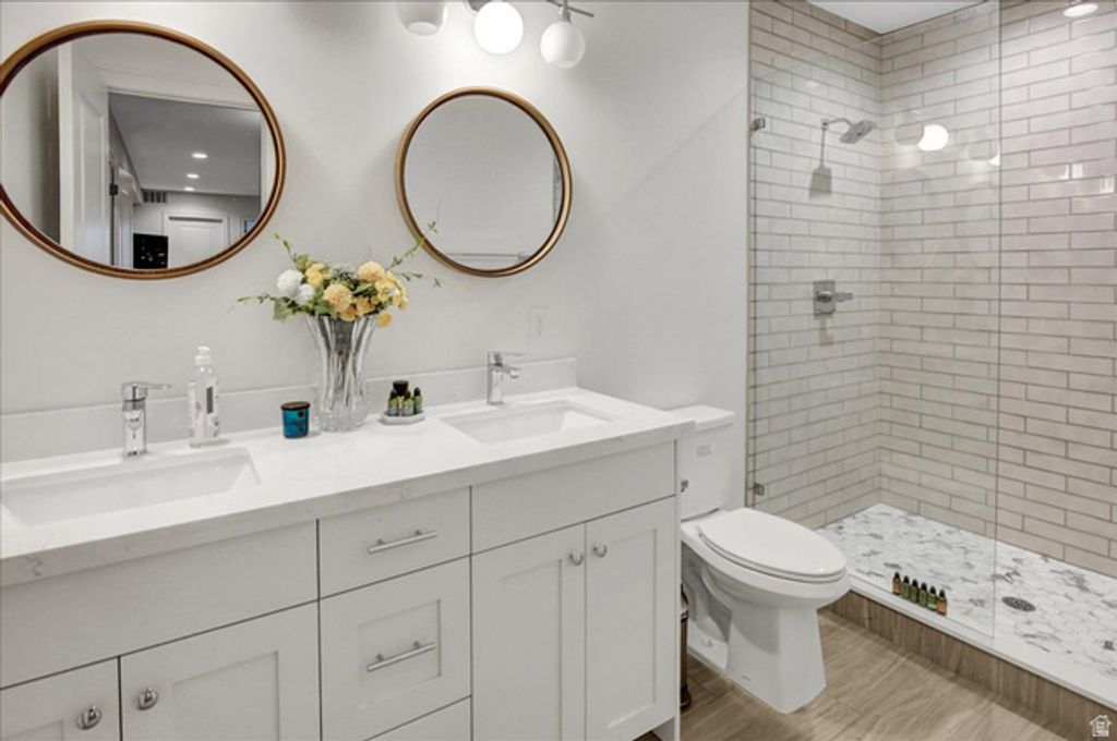 Image 20 of property listing at 724 W MAPLE DRIFT LN, Draper, UT 84020