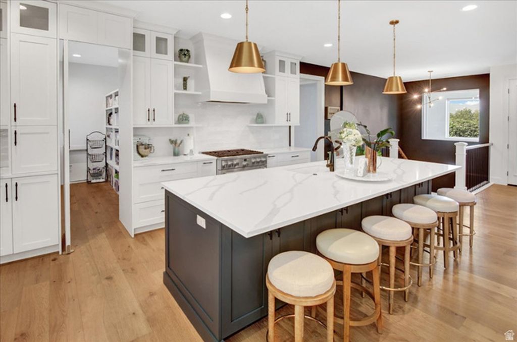 Image 3 of property listing at 724 W MAPLE DRIFT LN, Draper, UT 84020