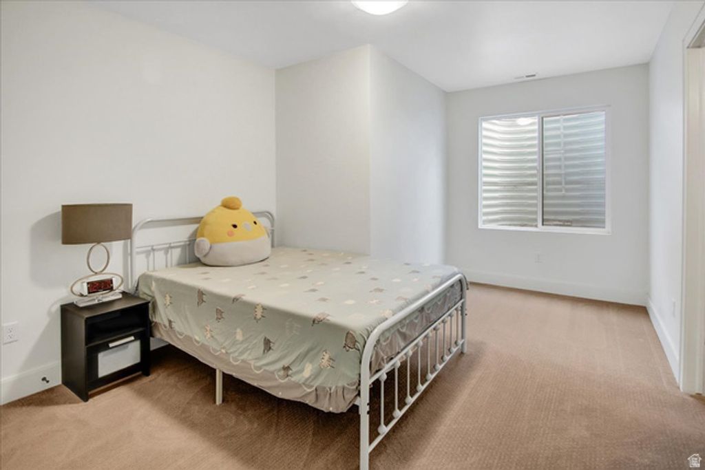 Image 22 of property listing at 724 W MAPLE DRIFT LN, Draper, UT 84020