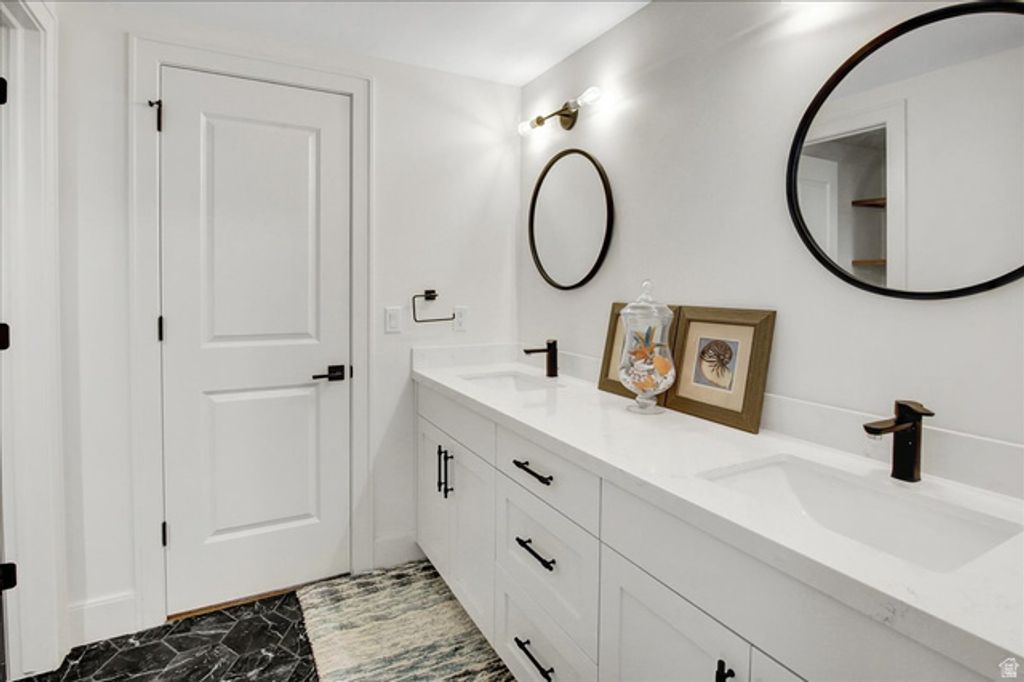 Image 23 of property listing at 724 W MAPLE DRIFT LN, Draper, UT 84020