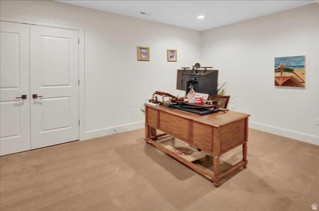 Image 25 of property listing at 724 W MAPLE DRIFT LN, Draper, UT 84020