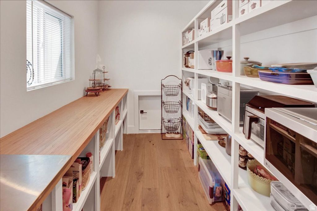 Image 9 of property listing at 724 W MAPLE DRIFT LN, Draper, UT 84020