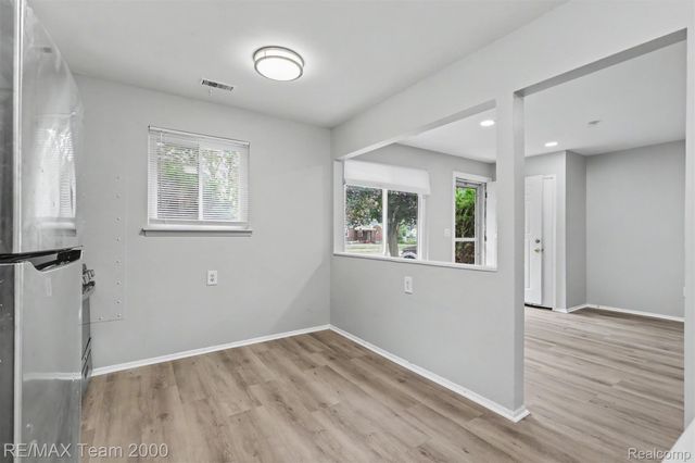 24114 Pennie Street, Dearborn Heights, MI 48125