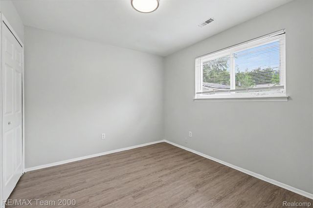 24114 Pennie Street, Dearborn Heights, MI 48125